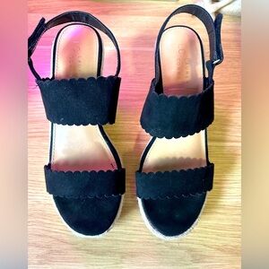 Lauren Conrad Black Scalloped Wedge Sandals